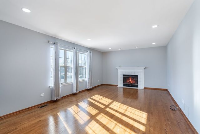 923 Ontario Drive, Romeoville, IL 60446