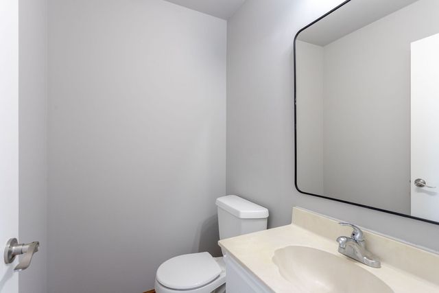 923 Ontario Drive, Romeoville, IL 60446