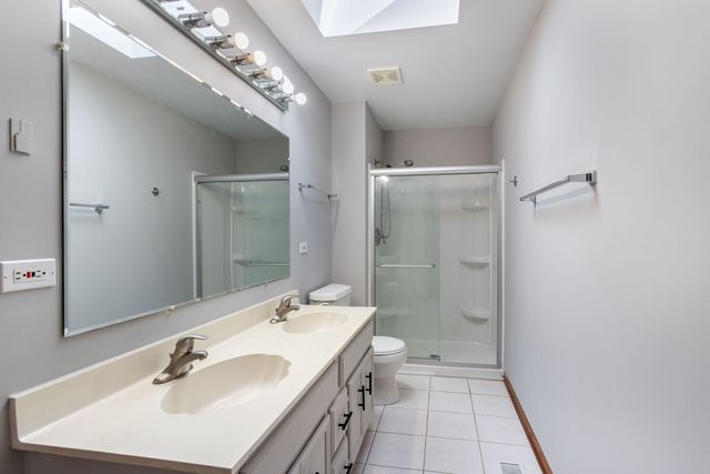 923 Ontario Drive, Romeoville, IL 60446