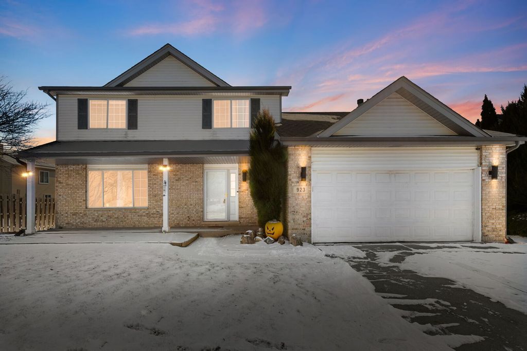 923 Ontario Drive, Romeoville, IL 60446