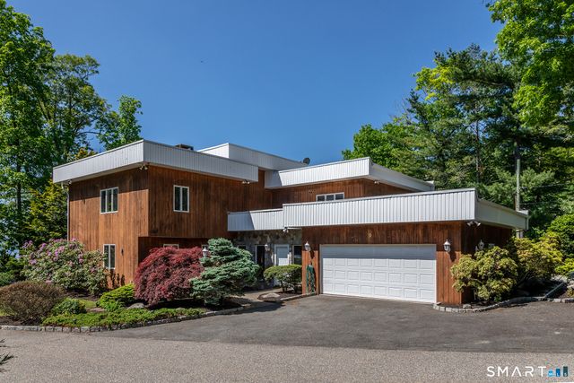 9 Oak Point Club, New Milford, CT 06776
