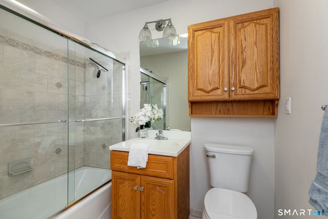 9 Oak Point Club, New Milford, CT 06776