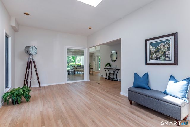 9 Oak Point Club, New Milford, CT 06776