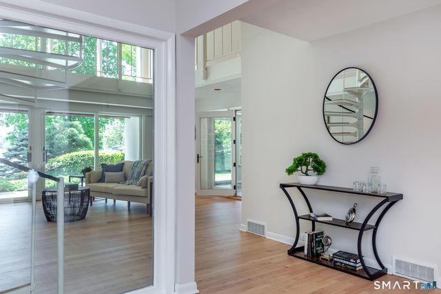 9 Oak Point Club, New Milford, CT 06776
