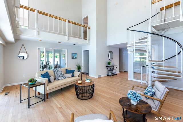 9 Oak Point Club, New Milford, CT 06776