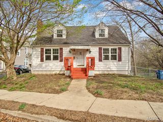 2306 Mills Avenue, Alton, IL 62002