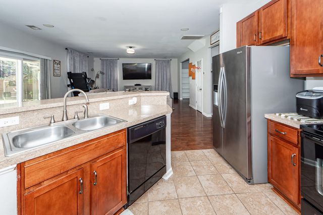 181 Carolina Wren Avenue, Moncks Corner, SC 29461