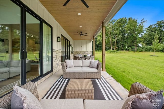 940 Gallatin Street, Bentonville, AR 72712