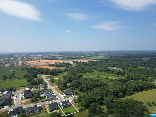 940 Gallatin Street, Bentonville, AR 72712