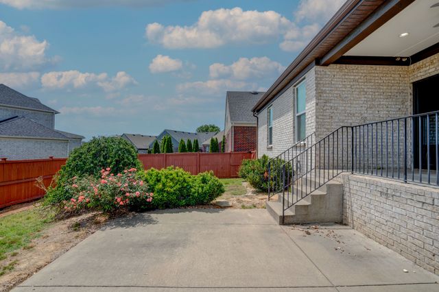 2001 Oliver Dr, Mount Juliet, TN 37122
