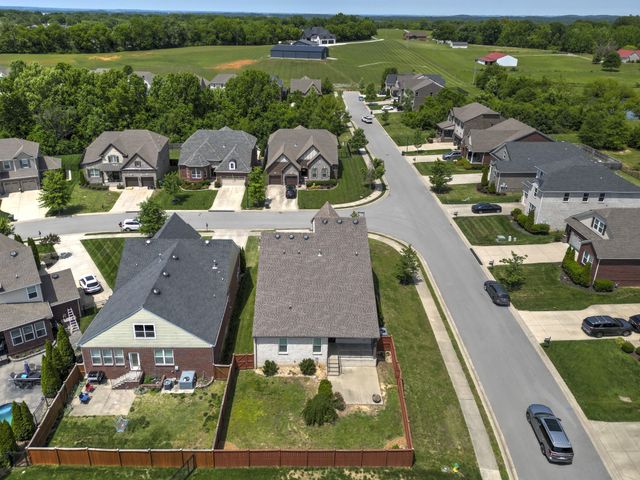 2001 Oliver Dr, Mount Juliet, TN 37122