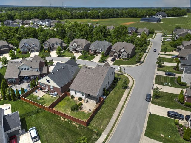 2001 Oliver Dr, Mount Juliet, TN 37122