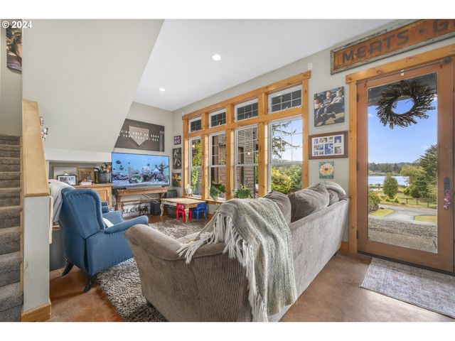 4701 Ne NEOTSU Dr, Neotsu, OR 97364