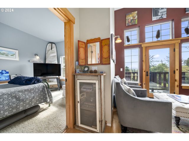 4701 Ne NEOTSU Dr, Neotsu, OR 97364