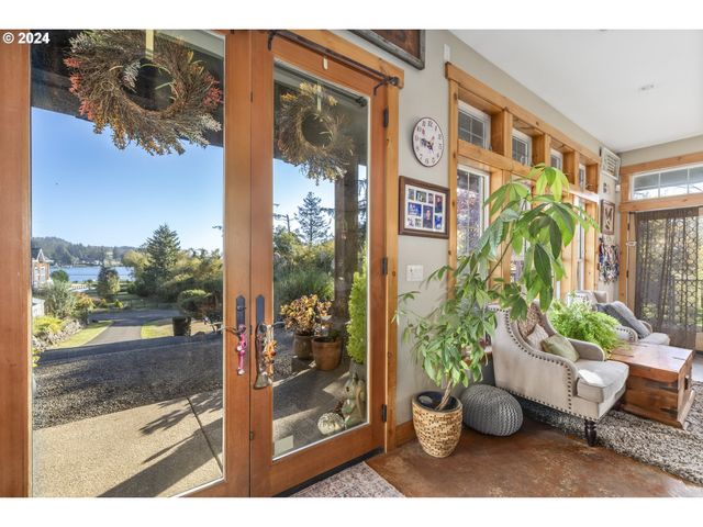 4701 Ne NEOTSU Dr, Neotsu, OR 97364