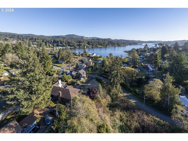 4701 Ne NEOTSU Dr, Neotsu, OR 97364