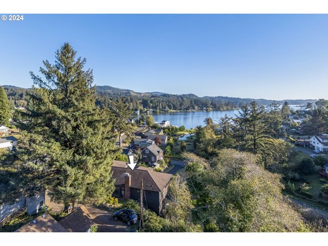 4701 Ne NEOTSU Dr, Neotsu, OR 97364