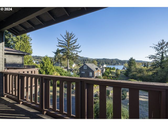 4701 Ne NEOTSU Dr, Neotsu, OR 97364