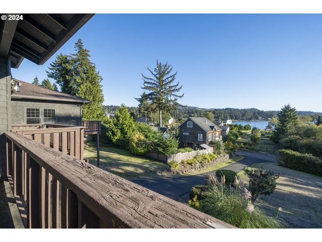 4701 Ne NEOTSU Dr, Neotsu, OR 97364