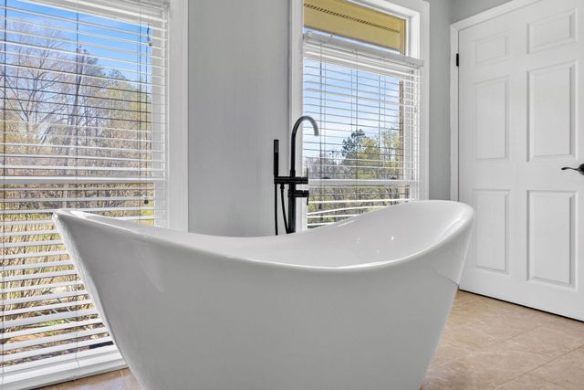 127 Twin Lakes Drive, Moore, SC 29369