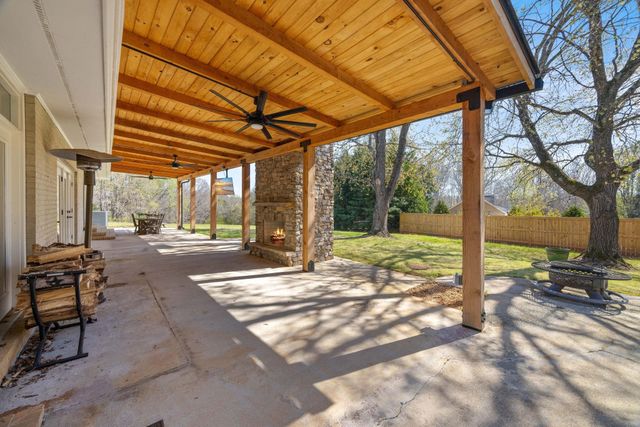 127 Twin Lakes Drive, Moore, SC 29369