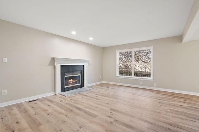 314 Hoffman Court, Crown Point, IN 46307