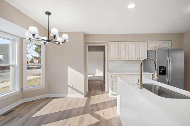 314 Hoffman Court, Crown Point, IN 46307