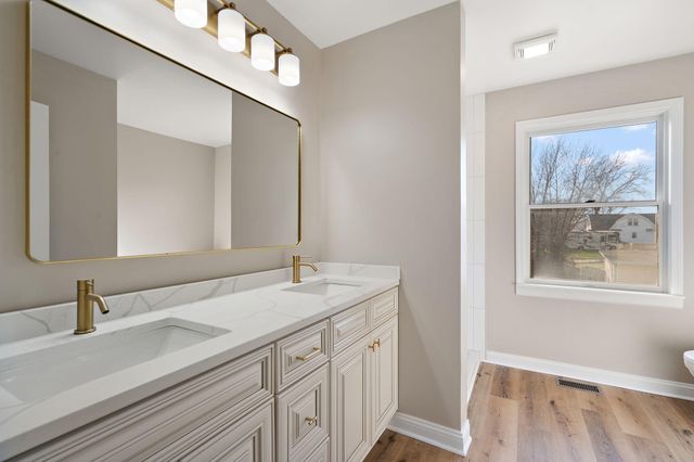 314 Hoffman Court, Crown Point, IN 46307