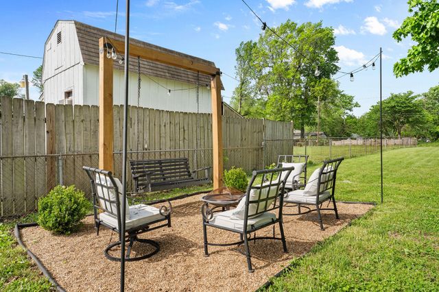819 N Brown Avenue, Springfield, MO 65802