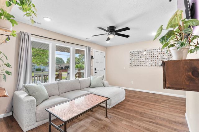 819 N Brown Avenue, Springfield, MO 65802