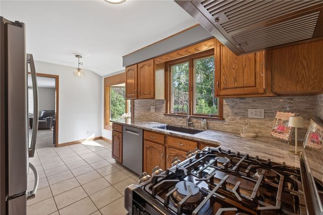 565 Bay Road, Webster, NY 14580