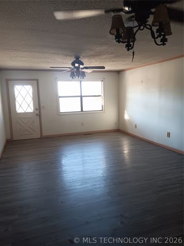 1206 N Lakeside Drive N, Adair, OK 74330