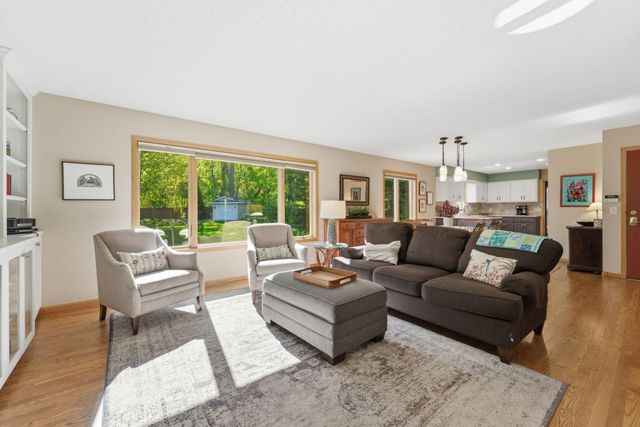 1646 Mayfield Heights Road, Mendota Heights, MN 55118