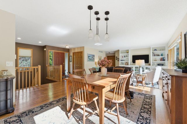 1646 Mayfield Heights Road, Mendota Heights, MN 55118