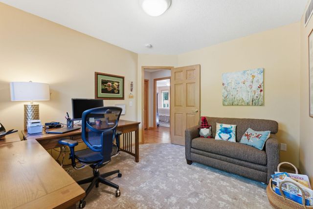 1646 Mayfield Heights Road, Mendota Heights, MN 55118