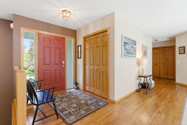 1646 Mayfield Heights Road, Mendota Heights, MN 55118