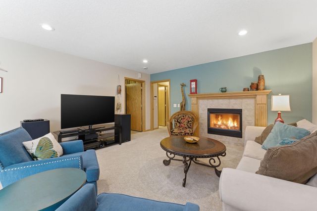 1646 Mayfield Heights Road, Mendota Heights, MN 55118