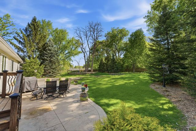 1646 Mayfield Heights Road, Mendota Heights, MN 55118