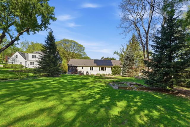 1646 Mayfield Heights Road, Mendota Heights, MN 55118