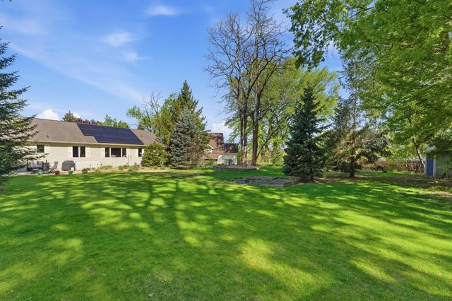 1646 Mayfield Heights Road, Mendota Heights, MN 55118