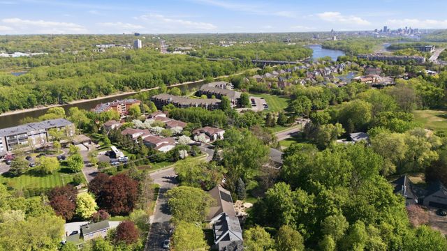 1646 Mayfield Heights Road, Mendota Heights, MN 55118
