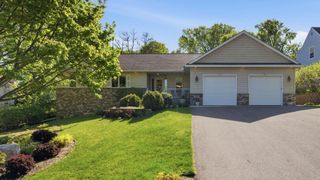 1646 Mayfield Heights Road, Mendota Heights, MN 55118