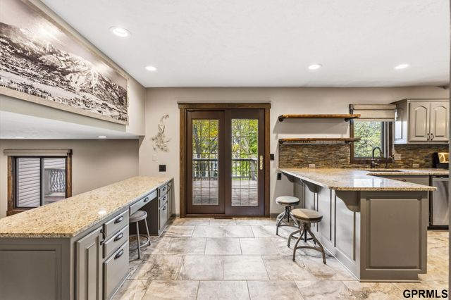 1226 N 121 Street, Omaha, NE 68154