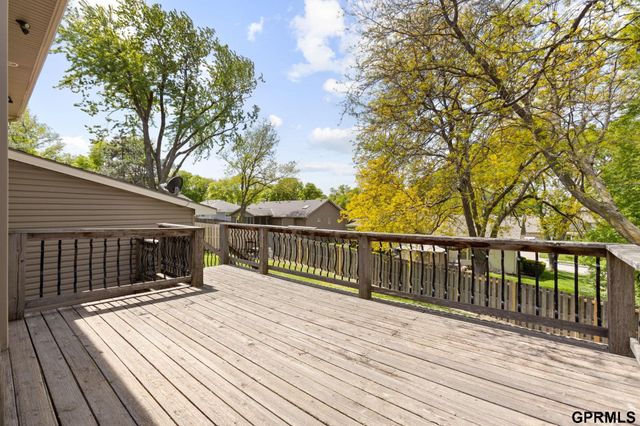 1226 N 121 Street, Omaha, NE 68154