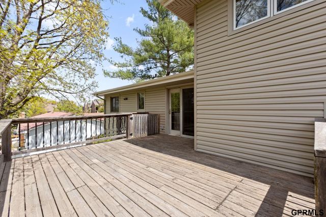 1226 N 121 Street, Omaha, NE 68154