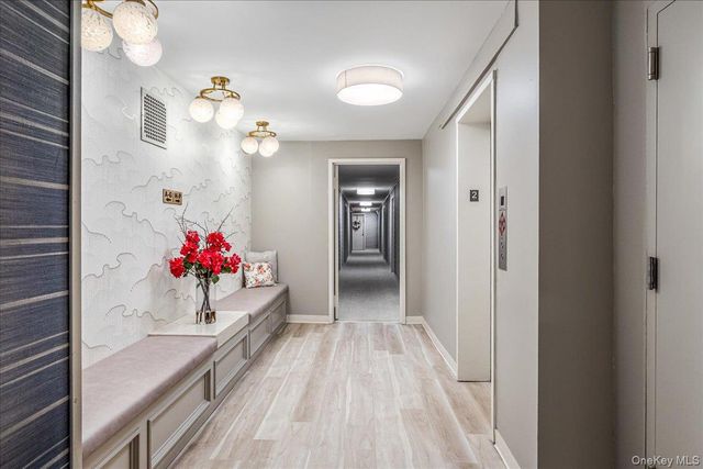 10 Lenox Road 2F, Rockville Centre, NY 11570