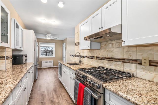 10 Lenox Road 2F, Rockville Centre, NY 11570