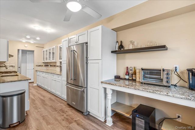 10 Lenox Road 2F, Rockville Centre, NY 11570