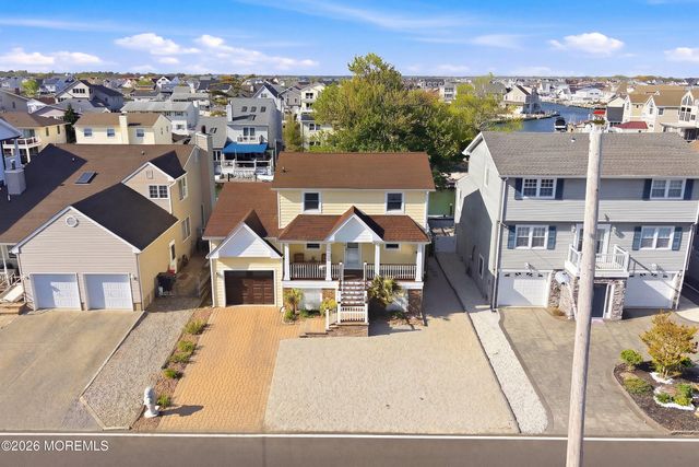 352 Silver Bay Road, Toms River, NJ 08753