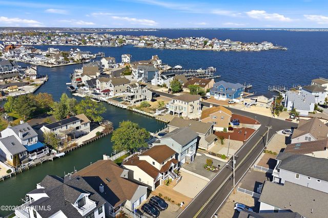 352 Silver Bay Road, Toms River, NJ 08753